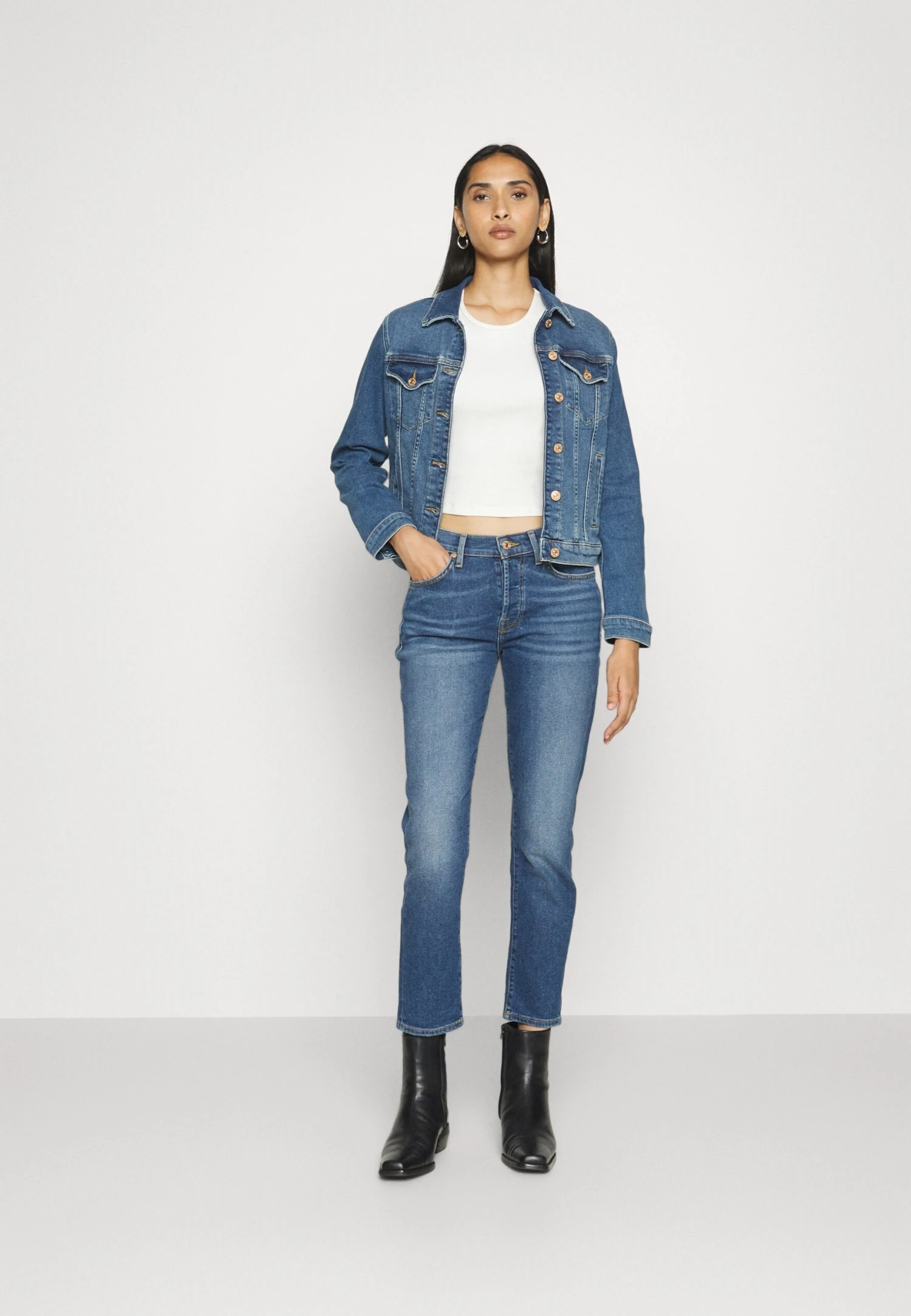 7 For All Mankind Modern Trucker Giacca Di JeansDark Blue Donna Giacche E Blazer 7F121G02L-K11 4 7 For All Mankind Modern Trucker Giacca Di JeansDark Blue Donna Giacche E Blazer 7F121G02L-K11 - immagine 2