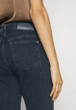 7 For All Mankind Logan Stovepipe ActionJeans A SigarettaDark Blue Donna Jeans 7F121N0ZU-K11 11 7 For All Mankind Logan Stovepipe ActionJeans A SigarettaDark Blue Donna Jeans 7F121N0ZU-K11 -Vendite 7 For All Mankind 09e0e8a508874935b524fc858d6f6850