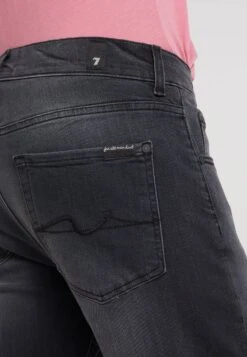 7 For All Mankind Luxe Performance PlusJeans Tapered FitWashed Black Uomo Jeans 7F122G04U-Q11 11 7 For All Mankind Luxe Performance PlusJeans Tapered FitWashed Black Uomo Jeans 7F122G04U-Q11 -Vendite 7 For All Mankind 0b44c9260c2f4425bdd4c9019d5751eb