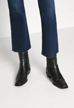 7 For All Mankind Jeans BootcutDark Blue Donna Jeans 7F121N0Z8-K11 14 7 For All Mankind Jeans BootcutDark Blue Donna Jeans 7F121N0Z8-K11 -Vendite 7 For All Mankind 0cbb32f4398d4890928debc64bc642a6