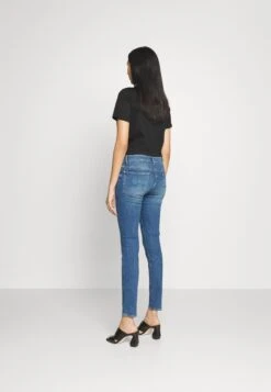 7 For All Mankind Hw Skinny Slim Illusion OuterJeans Skinny FitMid Blue Donna Jeans 7F121N100-K11 10 7 For All Mankind Hw Skinny Slim Illusion OuterJeans Skinny FitMid Blue Donna Jeans 7F121N100-K11 -Vendite 7 For All Mankind 0f0ce169bcb34ff0bc2ac41a372ad0b8