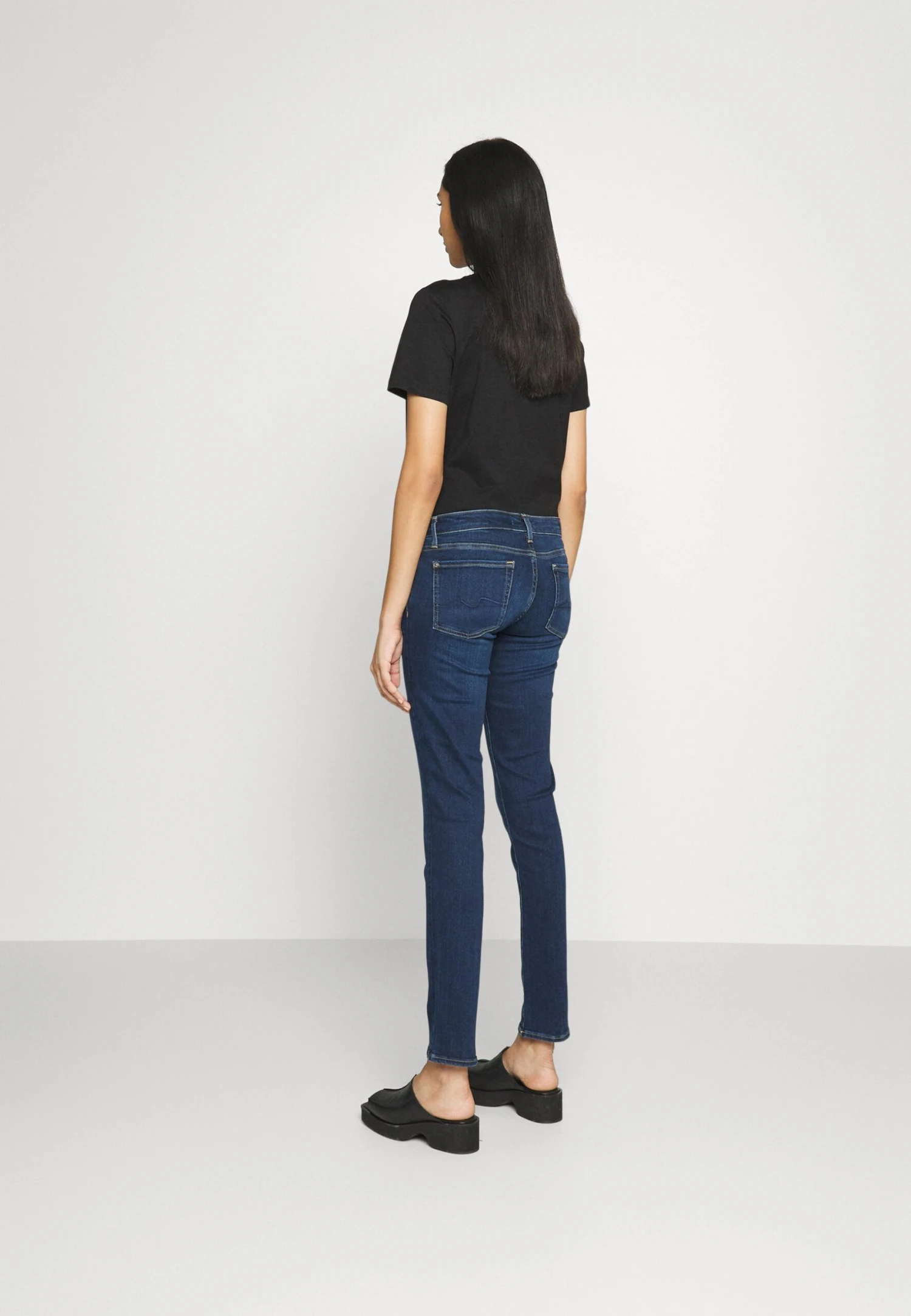 7 For All Mankind Pyper Illusion OpulentJeans Slim FitDark Blue Donna Jeans 7F121N0ZO-K11 5 7 For All Mankind Pyper Illusion OpulentJeans Slim FitDark Blue Donna Jeans 7F121N0ZO-K11 - immagine 3