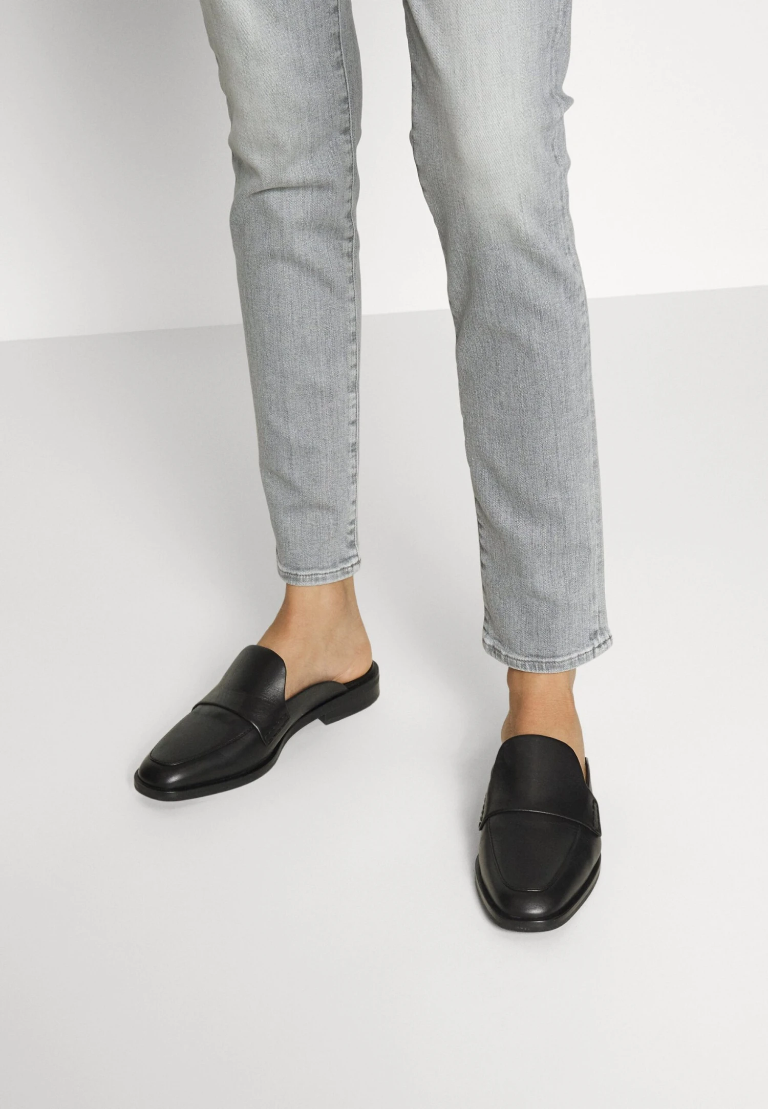 7 For All Mankind Pyper Slim Illusion AmbienceJeans Slim FitGrey Donna Jeans 7F121N0ZP-C11 8 7 For All Mankind Pyper Slim Illusion AmbienceJeans Slim FitGrey Donna Jeans 7F121N0ZP-C11 - immagine 6