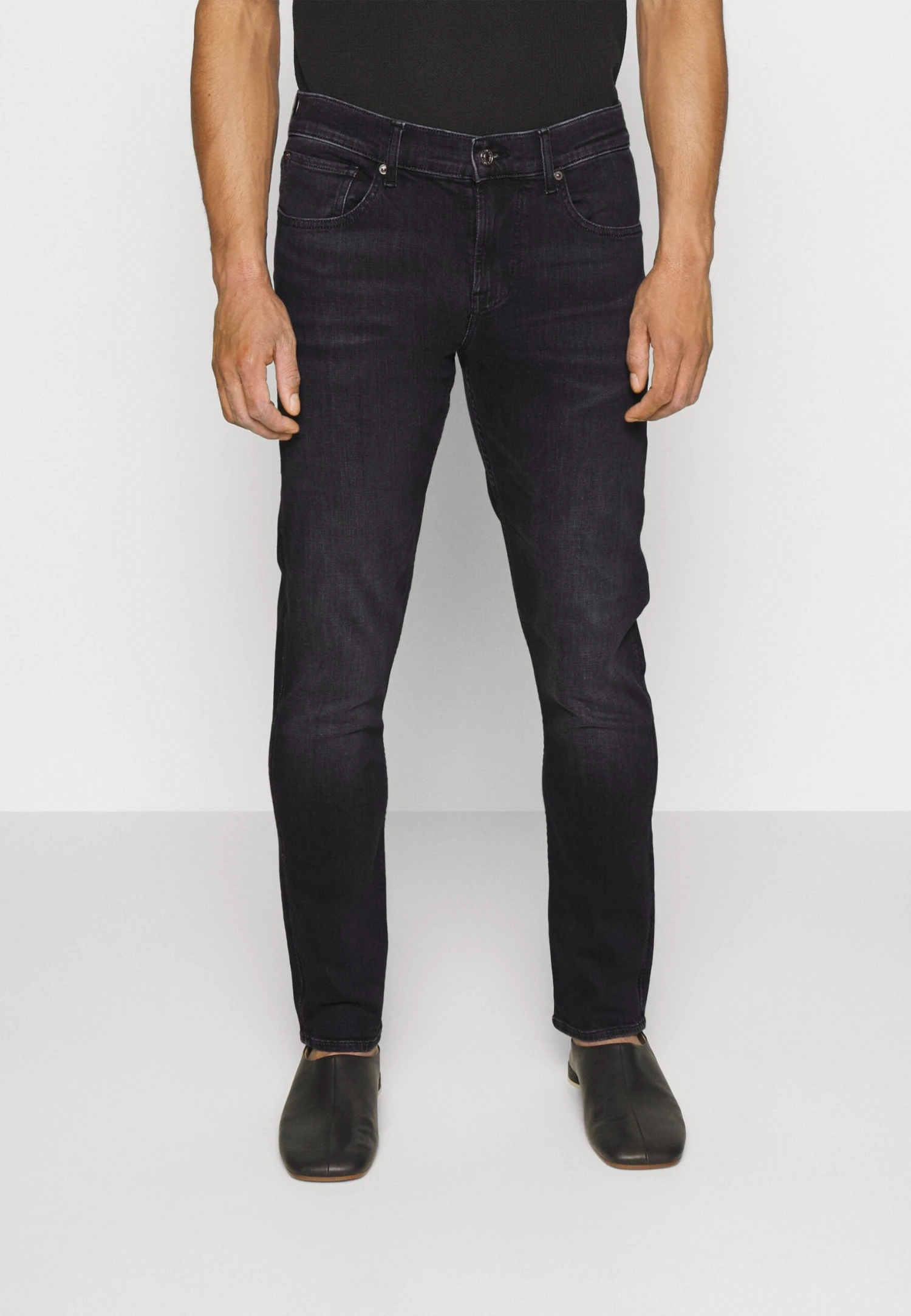 7 For All Mankind Jeans Tapered FitBlack Uomo Jeans 7F122G0FW-Q11 3 7 For All Mankind Jeans Tapered FitBlack Uomo Jeans 7F122G0FW-Q11