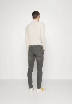 7 For All Mankind Paxtyn Tex ScholarJeans Slim FitGrey Uomo Jeans 7F122G0FJ-C11 -Vendite 7 For All Mankind 34ad3d03ab484243adb26c7b3517ac57