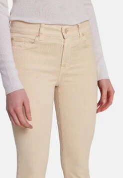 7 For All Mankind Slim Fit RoxannePantaloniWhite Donna Pantaloni 7F121A07L-A11 11 7 For All Mankind Slim Fit RoxannePantaloniWhite Donna Pantaloni 7F121A07L-A11 -Vendite 7 For All Mankind 3afae83728d34340a6f7f46f92beeaac