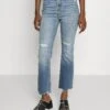 7 For All Mankind Kick EngageJeans Slim FitBlue Denim Donna Jeans 7F121N107-K11 1 7 For All Mankind Kick EngageJeans Slim FitBlue Denim Donna Jeans 7F121N107-K11 -Vendite 7 For All Mankind 3b168f53321c4afdbed9ef3a9f539a91