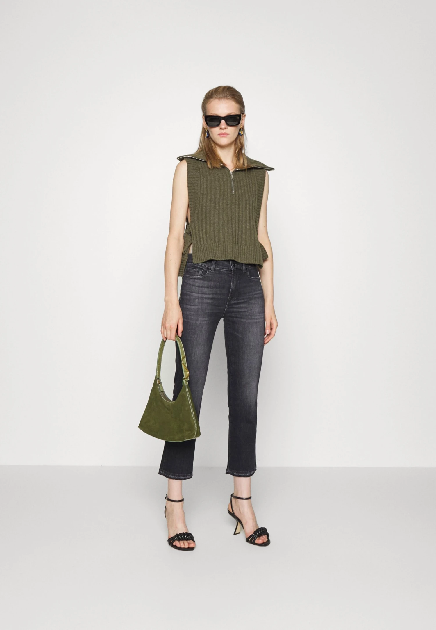 7 For All Mankind Crop Illusion Savage Let Down Jeans A SigarettaBlack Donna Jeans 7F121N0S1-Q11 4 7 For All Mankind Crop Illusion Savage Let Down Jeans A SigarettaBlack Donna Jeans 7F121N0S1-Q11 - immagine 2