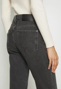 7 For All Mankind Logan Stovepipe LicoriceJeans A SigarettaBlack Donna Jeans 7F121N0Z3-Q11 -Vendite 7 For All Mankind 44b1340d5aef4471b28a1165946d588c