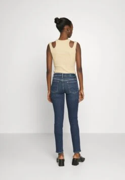 7 For All Mankind Roxanne Luxe Vintage Deep SoulJeans Slim FitDark Blue Donna Jeans 7F121N104-K11 -Vendite 7 For All Mankind 46481553528b472082a9b9dd12c623e0