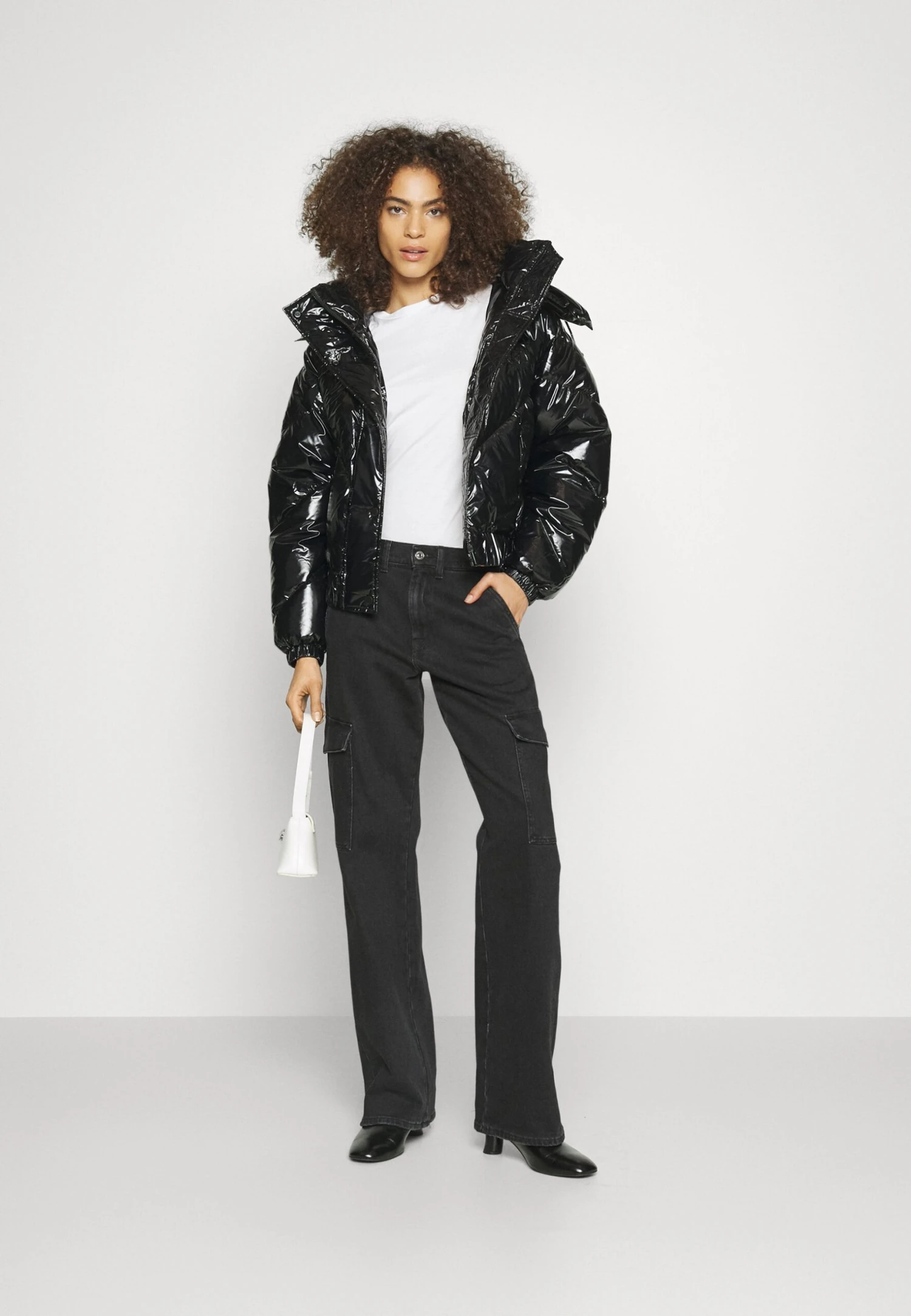 7 For All Mankind Cargo Tess CollideJeans BaggyBlack Donna Jeans 7F121N0YR-Q11 4 7 For All Mankind Cargo Tess CollideJeans BaggyBlack Donna Jeans 7F121N0YR-Q11 - immagine 2