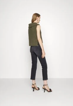 7 For All Mankind Crop Illusion Savage Let Down Jeans A SigarettaBlack Donna Jeans 7F121N0S1-Q11 11 7 For All Mankind Crop Illusion Savage Let Down Jeans A SigarettaBlack Donna Jeans 7F121N0S1-Q11 -Vendite 7 For All Mankind 4cacffab0319454b8b67b43b6eb81bc9