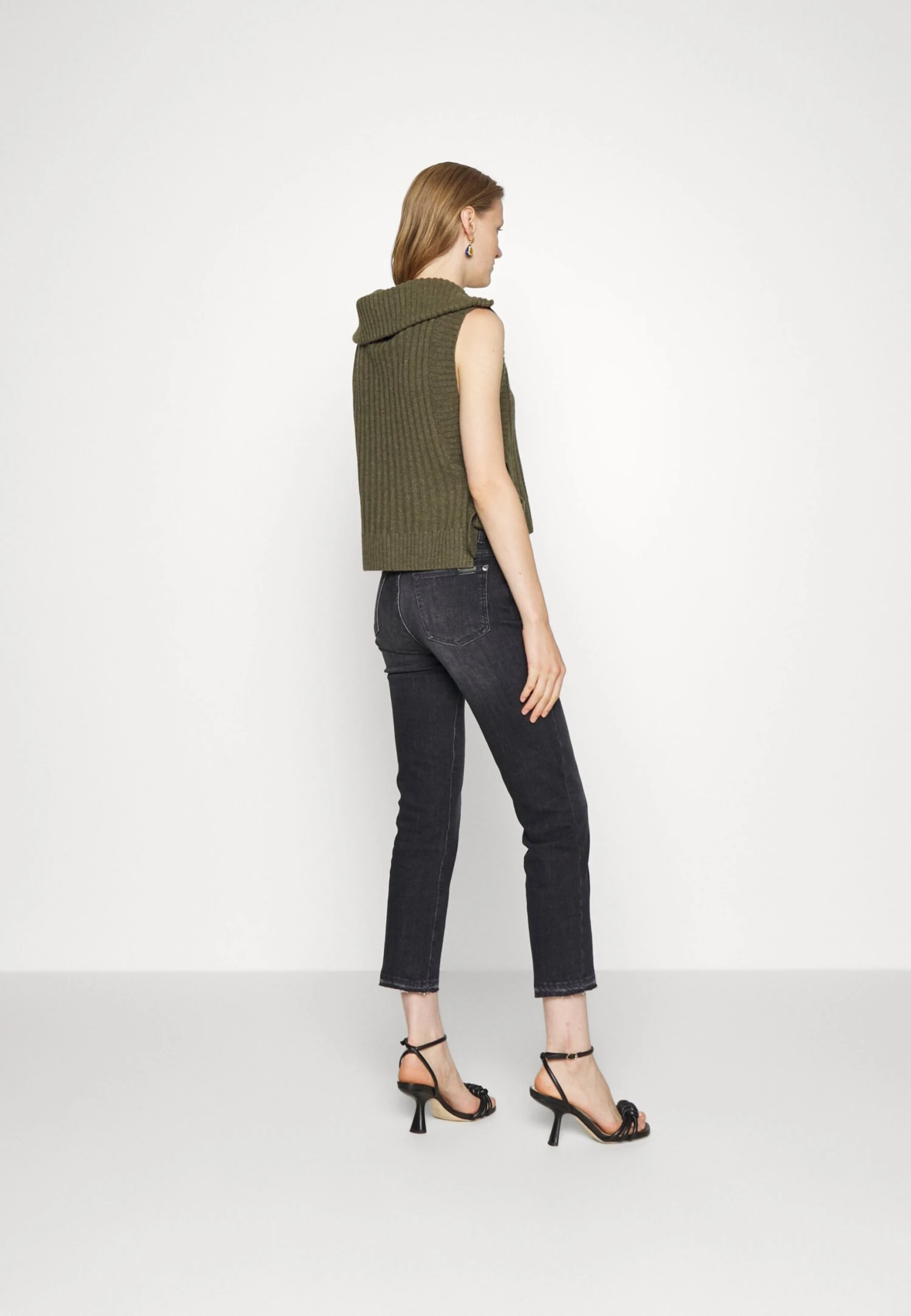 7 For All Mankind Crop Illusion Savage Let Down Jeans A SigarettaBlack Donna Jeans 7F121N0S1-Q11 5 7 For All Mankind Crop Illusion Savage Let Down Jeans A SigarettaBlack Donna Jeans 7F121N0S1-Q11 - immagine 3