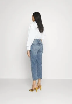 7 For All Mankind Logan Stovepipe PlaytimeJeans Slim FitLight Blue Donna Jeans 7F121N0Z1-K11 -Vendite 7 For All Mankind 51e4f1c2876d4960a9fd433409407f19