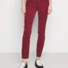 7 For All Mankind RoxannePantaloniRed Donna Pantaloni 7F121A07F-G11 -Vendite 7 For All Mankind 53299e323f77471b801a77d8bfa6250a