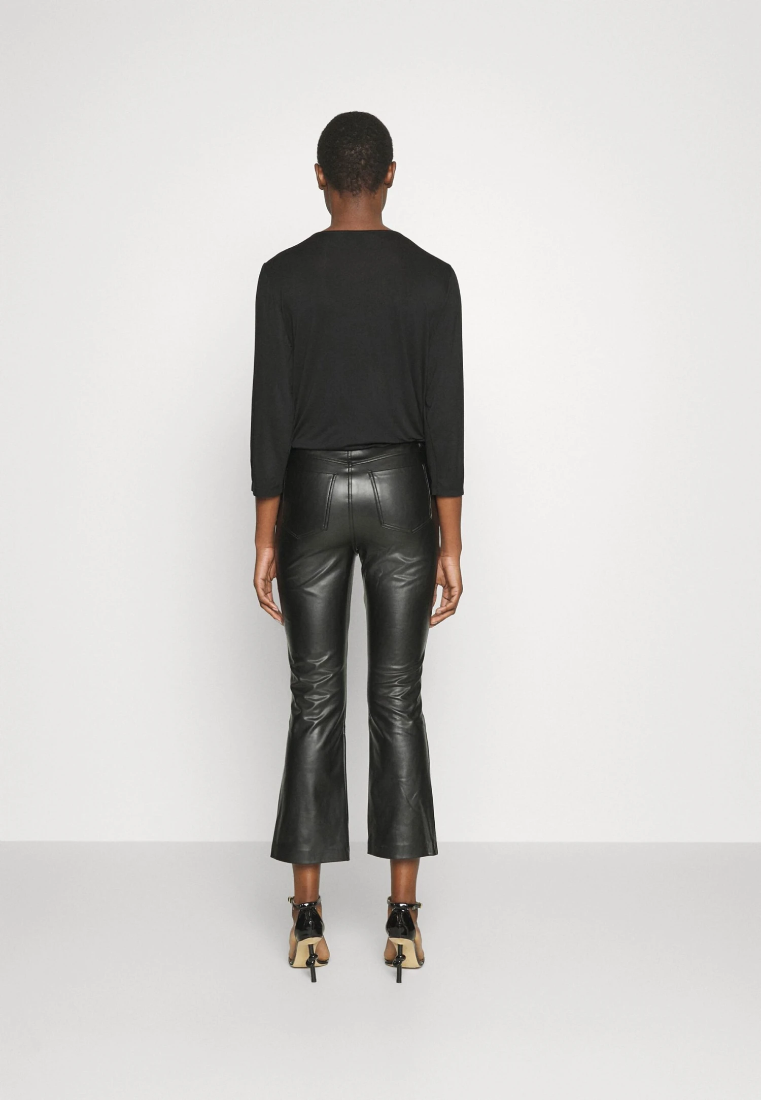 7 For All Mankind PantaloniBlack Donna Pantaloni 7F121N101-Q11 5 7 For All Mankind PantaloniBlack Donna Pantaloni 7F121N101-Q11 - immagine 3