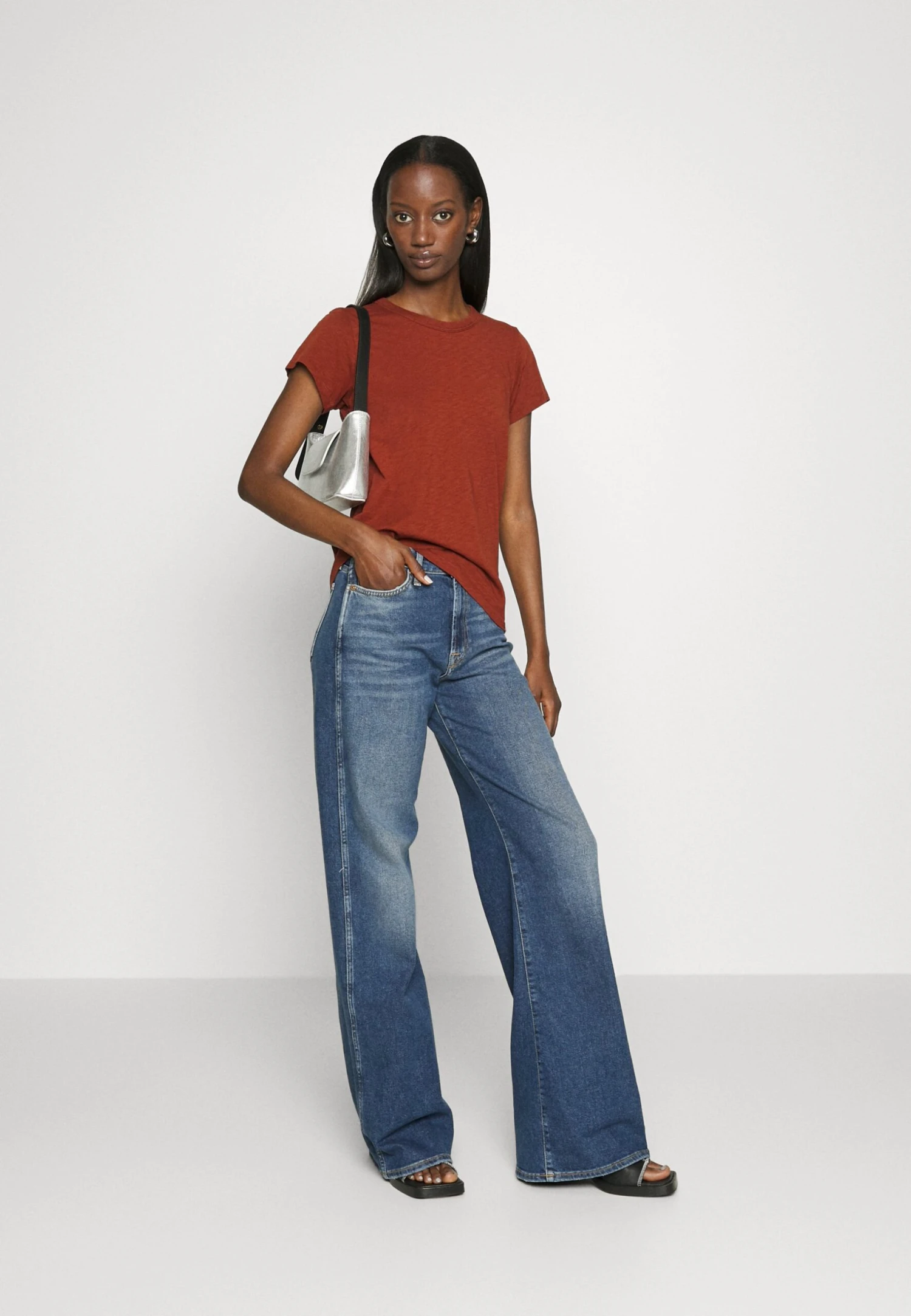 7 For All Mankind Lotta Luxe Vintage Jeans BootcutDark Blue Donna Jeans 7F121N0ZR-K11 4 7 For All Mankind Lotta Luxe Vintage Jeans BootcutDark Blue Donna Jeans 7F121N0ZR-K11 - immagine 2