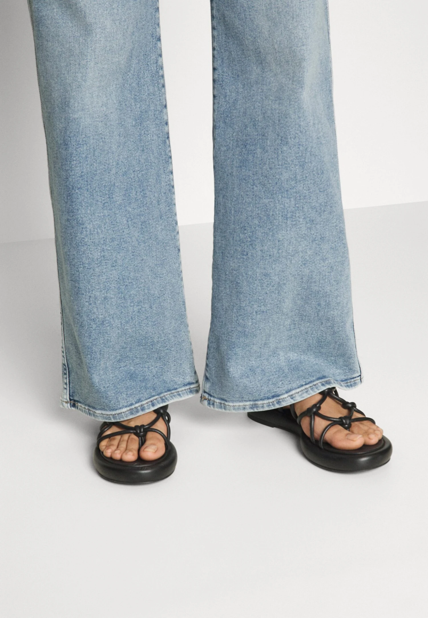 7 For All Mankind Lotta Luxe Vintage SelfmadeJeans BootcutMid Blue Donna Jeans 7F121N0ZA-K11 7 7 For All Mankind Lotta Luxe Vintage SelfmadeJeans BootcutMid Blue Donna Jeans 7F121N0ZA-K11 - immagine 5