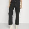 7 For All Mankind Logan CollidePantaloni CargoBlack Donna Pantaloni 7F121N0YY-Q11 2 7 For All Mankind Logan CollidePantaloni CargoBlack Donna Pantaloni 7F121N0YY-Q11 -Vendite 7 For All Mankind 6165e6aaad2540f9a4f09d3201dff31a