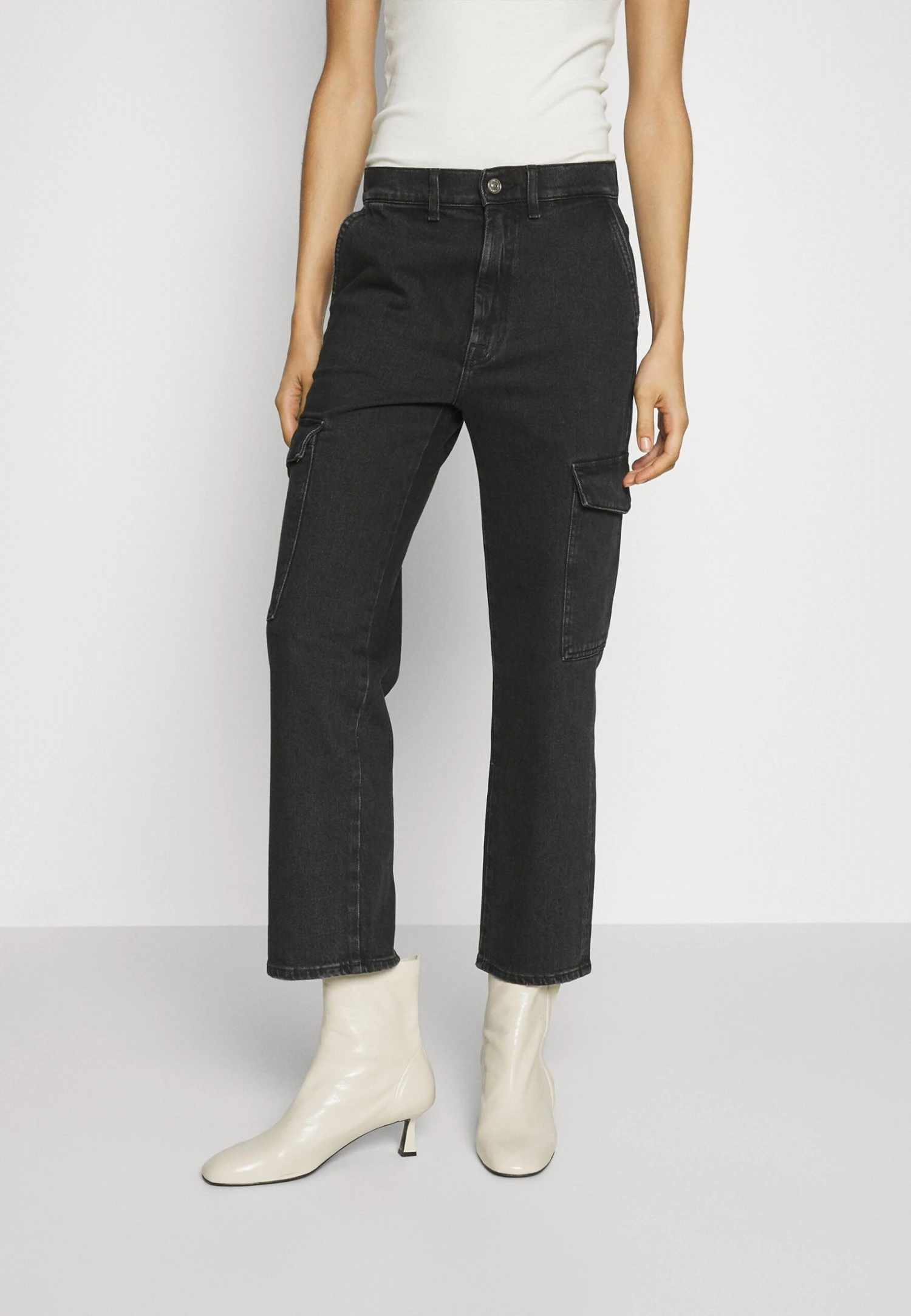 7 For All Mankind Logan CollidePantaloni CargoBlack Donna Pantaloni 7F121N0YY-Q11 3 7 For All Mankind Logan CollidePantaloni CargoBlack Donna Pantaloni 7F121N0YY-Q11
