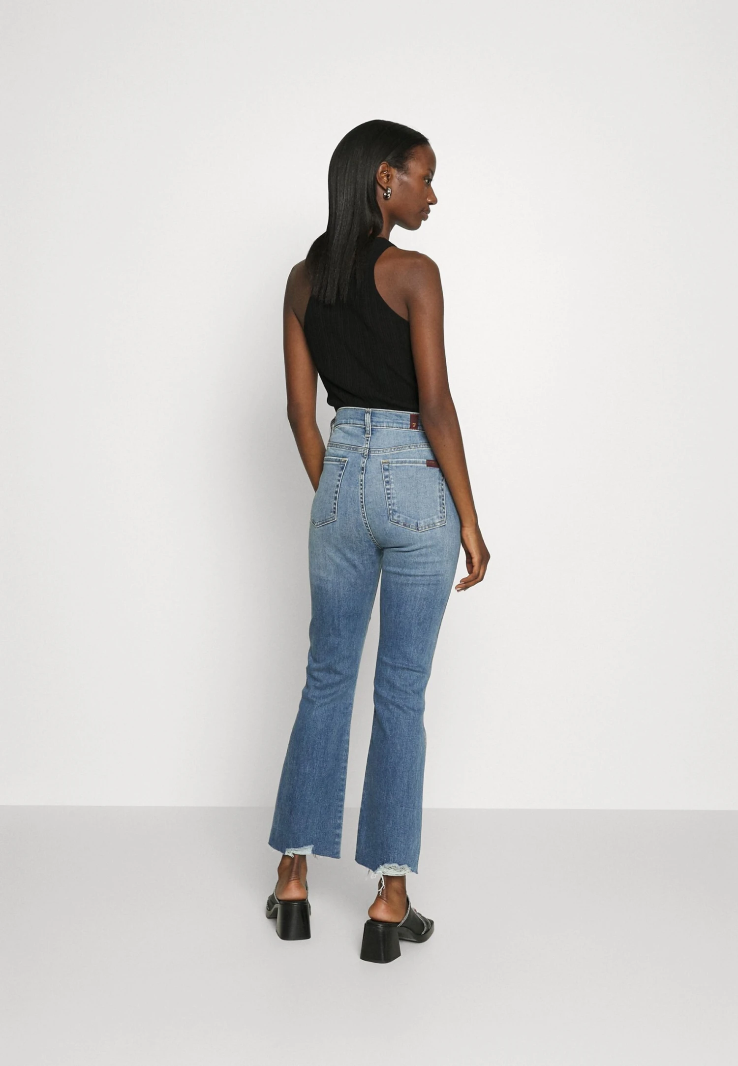 7 For All Mankind Kick EngageJeans Slim FitBlue Denim Donna Jeans 7F121N107-K11 5 7 For All Mankind Kick EngageJeans Slim FitBlue Denim Donna Jeans 7F121N107-K11 - immagine 3