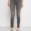 7 For All Mankind Roxanne Luxe Vintage CourageJeans Slim FitBlack Donna Jeans 7F121N10I-C11