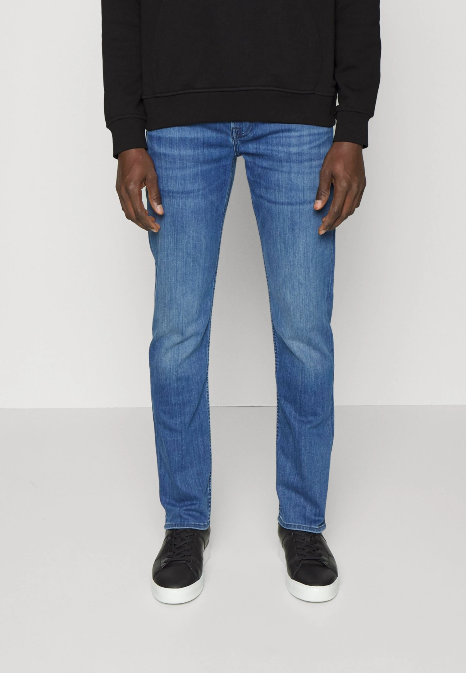 7 For All Mankind Slimmyluxe PerformanceJeans Slim FitMid Blue Uomo Jeans 7F122G091-K11 3 7 For All Mankind Slimmyluxe PerformanceJeans Slim FitMid Blue Uomo Jeans 7F122G091-K11
