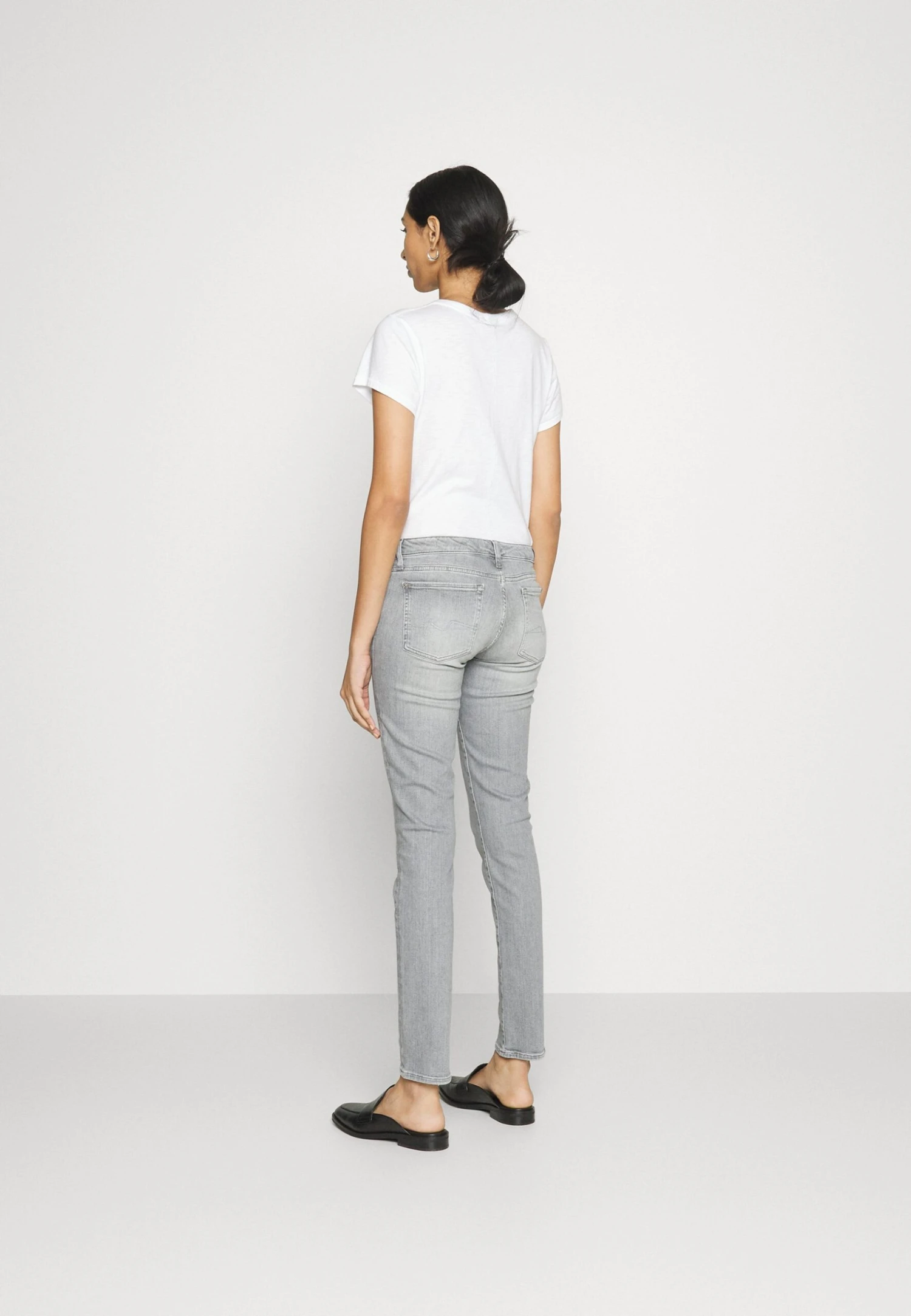 7 For All Mankind Pyper Slim Illusion AmbienceJeans Slim FitGrey Donna Jeans 7F121N0ZP-C11 5 7 For All Mankind Pyper Slim Illusion AmbienceJeans Slim FitGrey Donna Jeans 7F121N0ZP-C11 - immagine 3