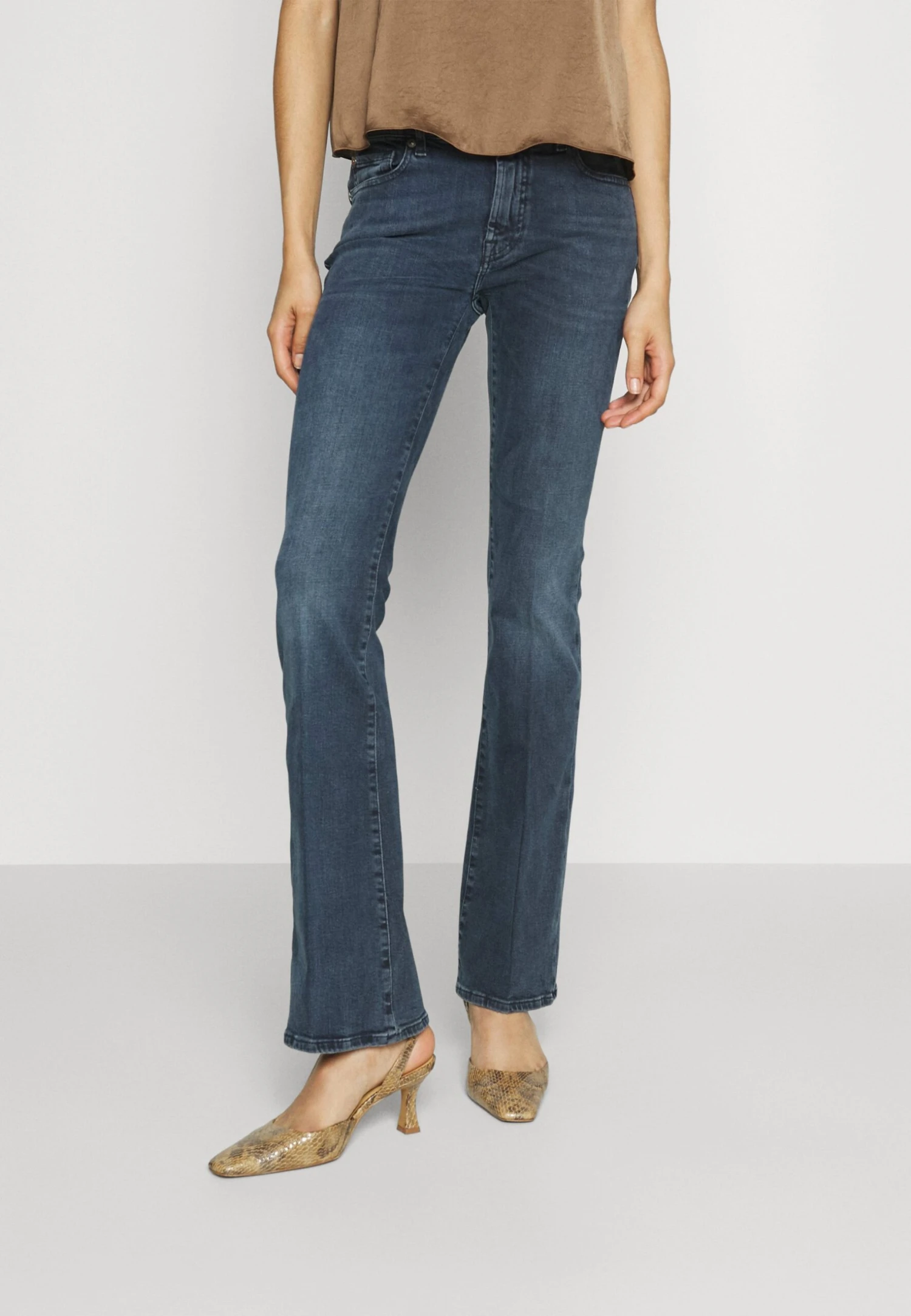 7 For All Mankind Slim Illusion OvercastJeans BootcutDark Blue Donna Jeans 7F121N0ZI-K11 3 7 For All Mankind Slim Illusion OvercastJeans BootcutDark Blue Donna Jeans 7F121N0ZI-K11