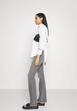 7 For All Mankind Bootcut Bair SilverliningJeans BootcutGrey Donna Jeans 7F121N0ZJ-C11 15 7 For All Mankind Bootcut Bair SilverliningJeans BootcutGrey Donna Jeans 7F121N0ZJ-C11 -Vendite 7 For All Mankind 82d2877fd8a34f6d9461291c23ced97d