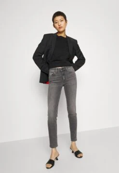 7 For All Mankind Roxanne Luxe Vintage CourageJeans Slim FitBlack Donna Jeans 7F121N10I-C11 -Vendite 7 For All Mankind 8daa534d911143bfb172207352433923