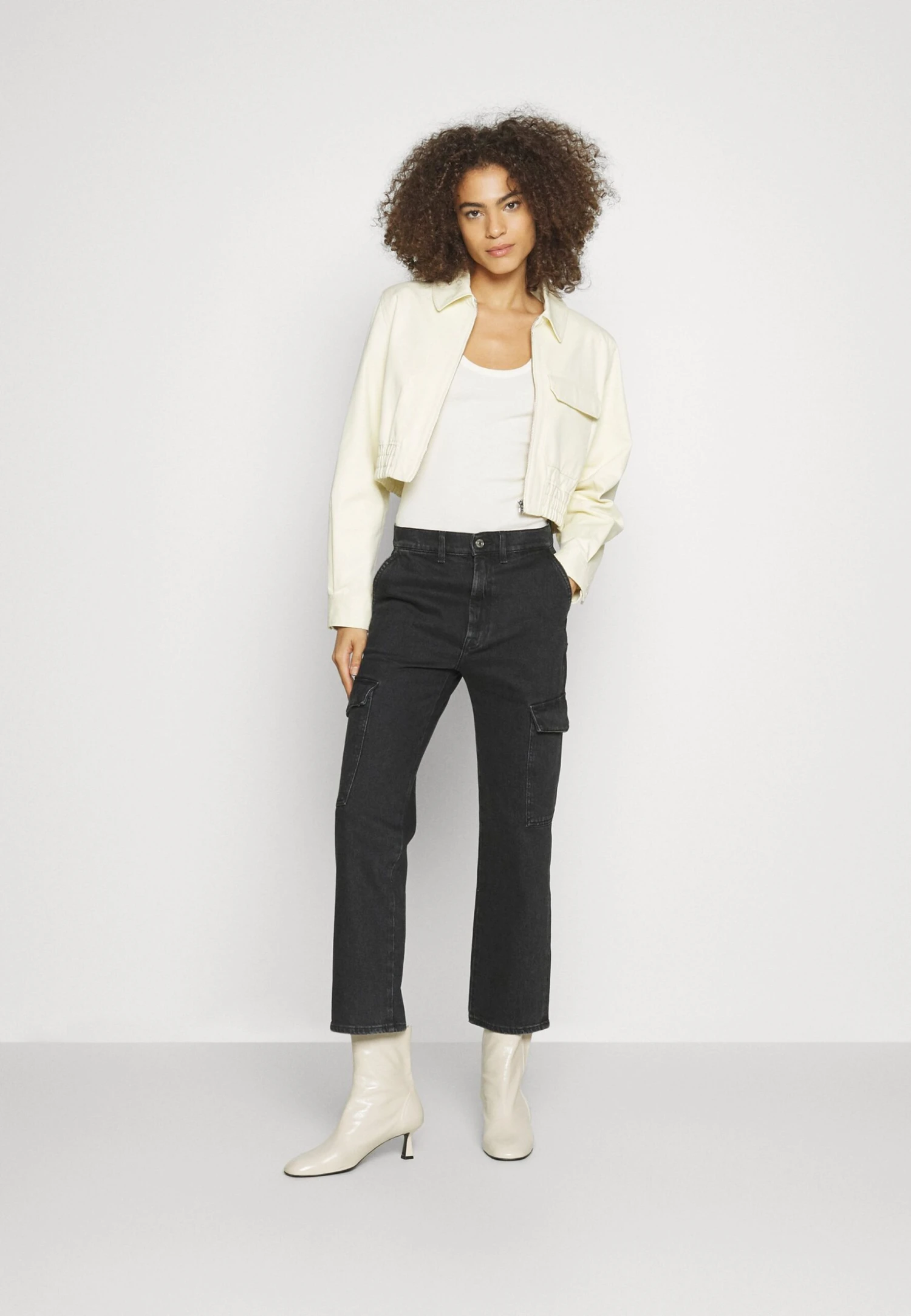 7 For All Mankind Logan CollidePantaloni CargoBlack Donna Pantaloni 7F121N0YY-Q11 4 7 For All Mankind Logan CollidePantaloni CargoBlack Donna Pantaloni 7F121N0YY-Q11 - immagine 2