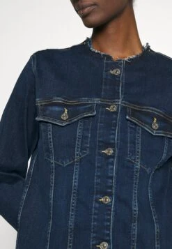 7 For All Mankind Koko Jacket SliillopuGiacca Di JeansDark Blue Donna Giacche E Blazer 7F121G02K-K11 11 7 For All Mankind Koko Jacket SliillopuGiacca Di JeansDark Blue Donna Giacche E Blazer 7F121G02K-K11 -Vendite 7 For All Mankind 9c6304961b6a47cbab9bb09f6f5aaf0e