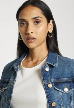 7 For All Mankind Modern Trucker Giacca Di JeansDark Blue Donna Giacche E Blazer 7F121G02L-K11 13 7 For All Mankind Modern Trucker Giacca Di JeansDark Blue Donna Giacche E Blazer 7F121G02L-K11 -Vendite 7 For All Mankind 9e701e9d00fe456a843263f61847640c