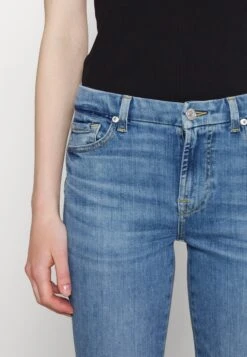 7 For All Mankind Kimmie Straight SliillwitJeans A SigarettaLight Blue Donna Jeans 7F121N10F-K11 11 7 For All Mankind Kimmie Straight SliillwitJeans A SigarettaLight Blue Donna Jeans 7F121N10F-K11 -Vendite 7 For All Mankind b43e573fbd504a08b9eab9a9fabdb7b2