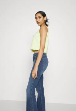 7 For All Mankind Tailorless BaiducJeans BootcutMid Blue Donna Jeans 7F121N0YS-K11 13 7 For All Mankind Tailorless BaiducJeans BootcutMid Blue Donna Jeans 7F121N0YS-K11 -Vendite 7 For All Mankind bb546f7e6d964fbbacb363e0470d65e3