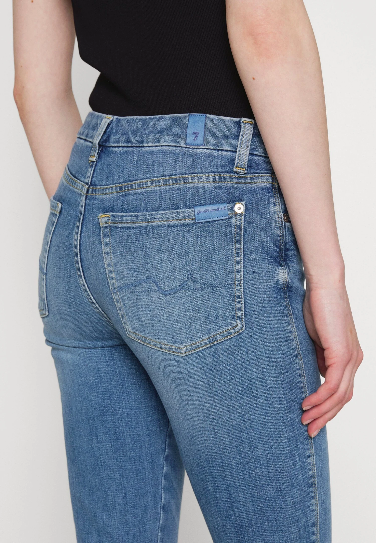 7 For All Mankind Kimmie Straight SliillwitJeans A SigarettaLight Blue Donna Jeans 7F121N10F-K11 8 7 For All Mankind Kimmie Straight SliillwitJeans A SigarettaLight Blue Donna Jeans 7F121N10F-K11 - immagine 6
