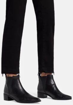 7 For All Mankind CropJeans A SigarettaBlack Donna Jeans 7F121N11Q-Q11 11 7 For All Mankind CropJeans A SigarettaBlack Donna Jeans 7F121N11Q-Q11 -Vendite 7 For All Mankind d769c34a060e4d58b0059d23b48841dd