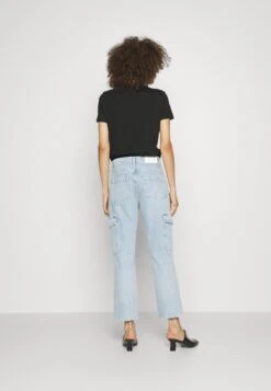 7 For All Mankind Logan AirwaveJeans A SigarettaLight Blue Donna Jeans 7F121N0ZM-K11 -Vendite 7 For All Mankind ef4e1335cb5847aaa9165889c88279ca