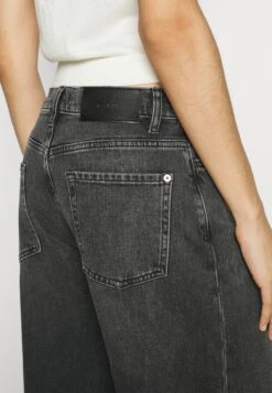 7 For All Mankind Zoey LicoriceJeans A ZampaBlack Donna Jeans 7F121N10E-Q11 -Vendite 7 For All Mankind ef6324fabf684cb485f819f0029cef9f