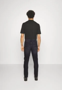 7 For All Mankind Jeans Tapered FitBlack Uomo Jeans 7F122G0FW-Q11 9 7 For All Mankind Jeans Tapered FitBlack Uomo Jeans 7F122G0FW-Q11 -Vendite 7 For All Mankind f2043ef168184e21b7df4fba13b621c7