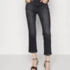 7 For All Mankind Crop Illusion Savage Let Down Jeans A SigarettaBlack Donna Jeans 7F121N0S1-Q11