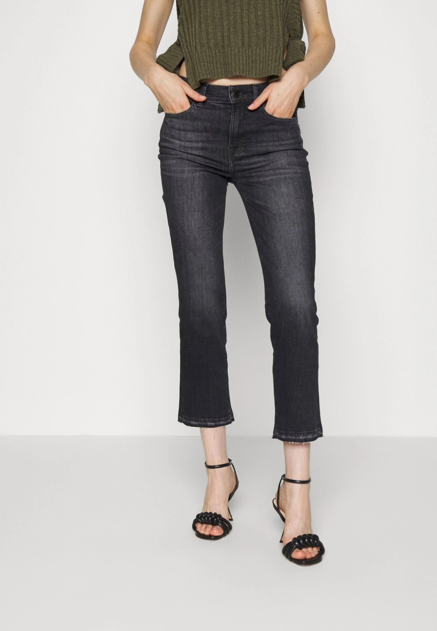 7 For All Mankind Crop Illusion Savage Let Down Jeans A SigarettaBlack Donna Jeans 7F121N0S1-Q11 3 7 For All Mankind Crop Illusion Savage Let Down Jeans A SigarettaBlack Donna Jeans 7F121N0S1-Q11